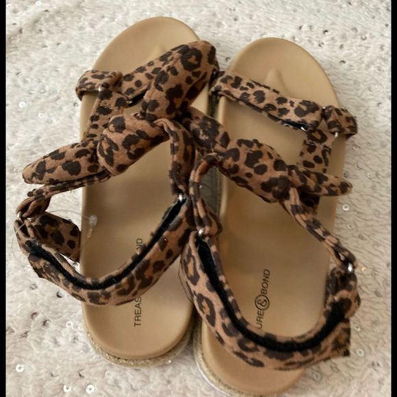 Treasure & Bond Eliza Leopard Sandals - Picture 5 of 6